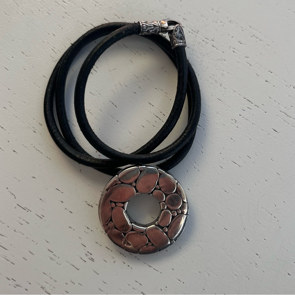 John Hardy Kali Pebble Pedant on leather cord